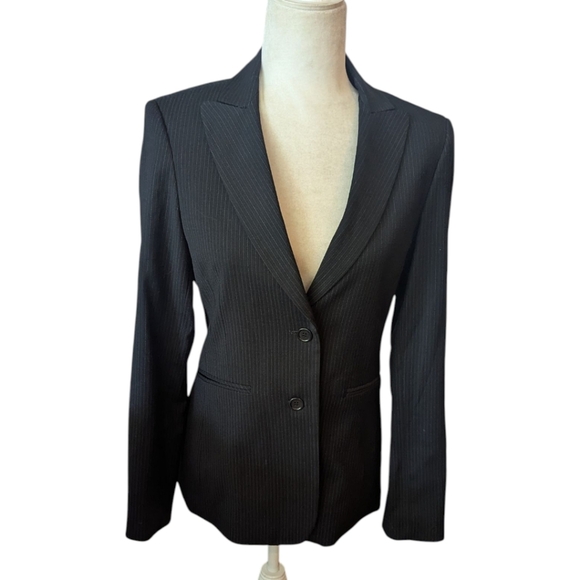 BCBGMaxAzria Black Pinstripe wool Blend Classic Old Money Blazer Sz 8 - Picture 1 of 11